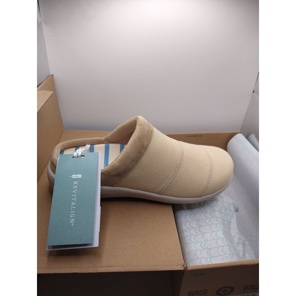 NWT WACO Women’s Marina 8B Orthotic Cream Slip-On Shoes With Revitalign Tech